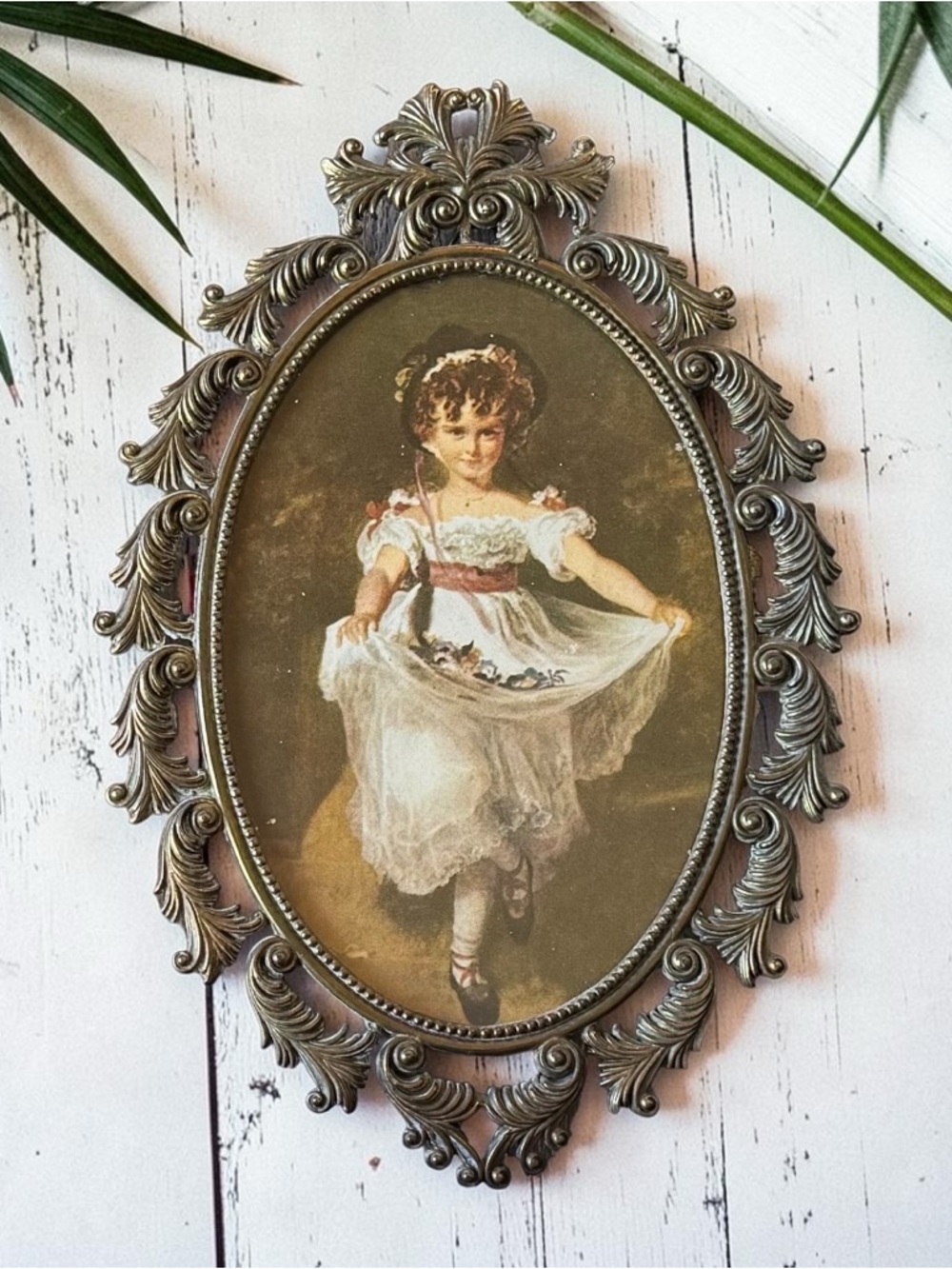 Vintage Made in Italy Florentine Oval Frames Set of 2 Red Boy Miss Murray Prints - Picture 3 of 10